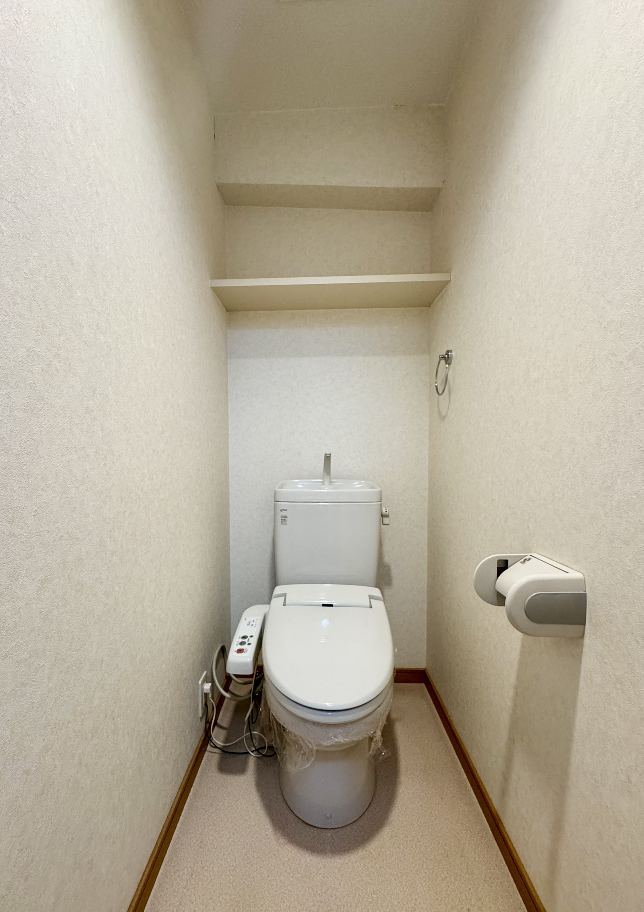 トイレ　ウォシュレット付き