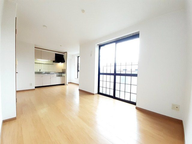 居室・リビング　※別号室の写真です。