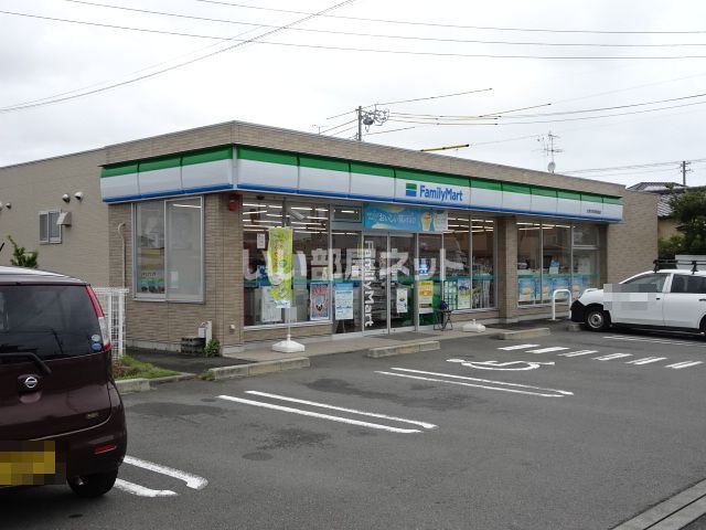 コンビニ　ファミリマート大井川中学校前店（コンビニ）まで1174m