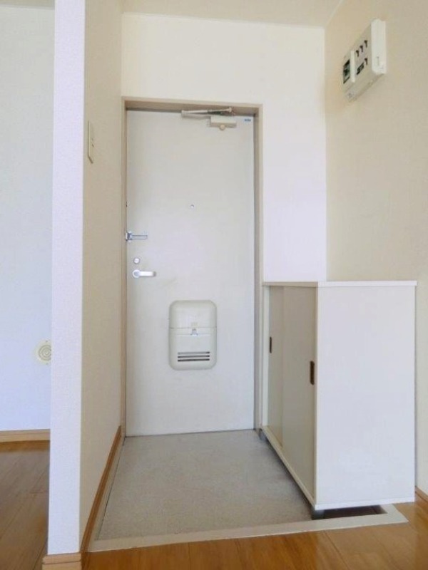 玄関　図面と現状に相違がある場合には現状を優先