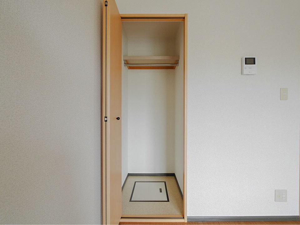 収納　※102号室の写真です。クロスなど内装が異なる場合有