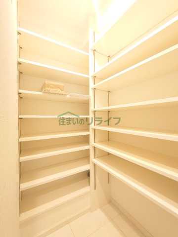 収納　カスタリア新宿夏目坂
