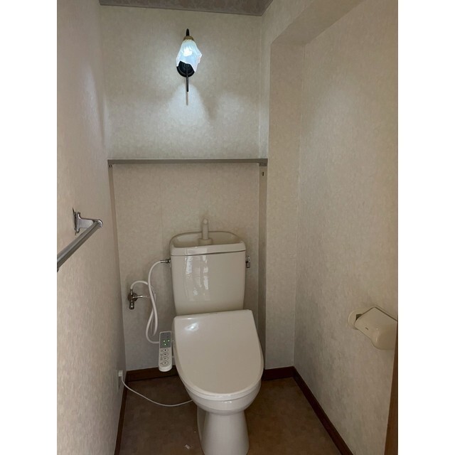 トイレ　タオル掛けがあるトイレです！