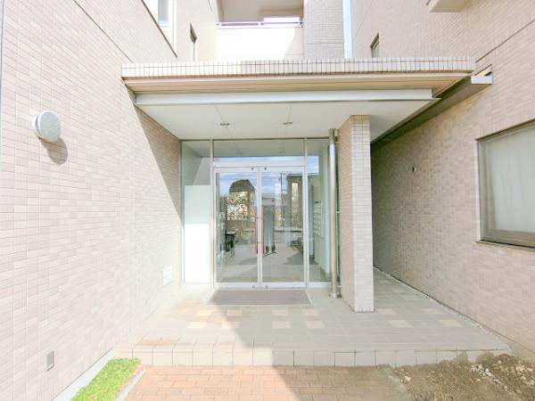 エントランス　エントランスオートロック付