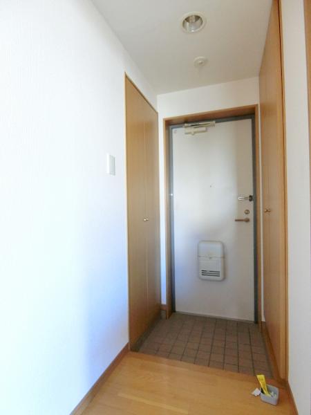 玄関　※写真は別のお部屋のイメージです。現状優先。