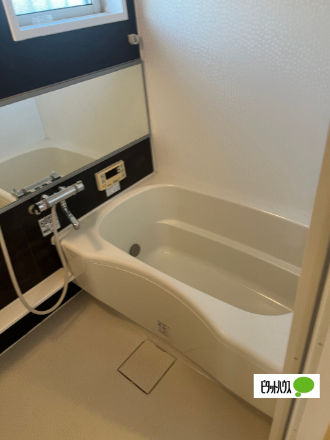 バス・シャワールーム　浴室　（浴室換気乾燥機・追い焚き給湯）