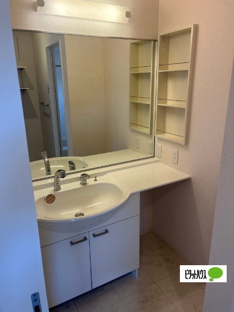 洗面設備　洗髪洗面化粧台