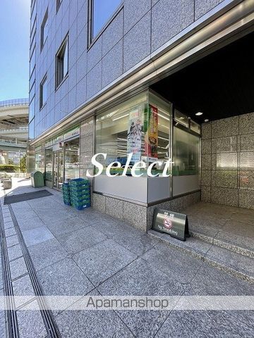 コンビニ　ファミリーマート横浜駅東口店（コンビニ）まで380m