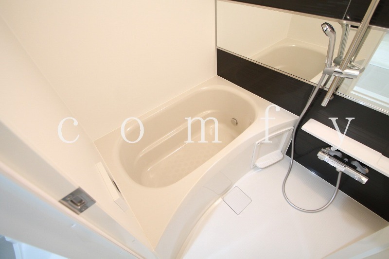 バス・シャワールーム　追炊き・浴室乾燥器付きバス