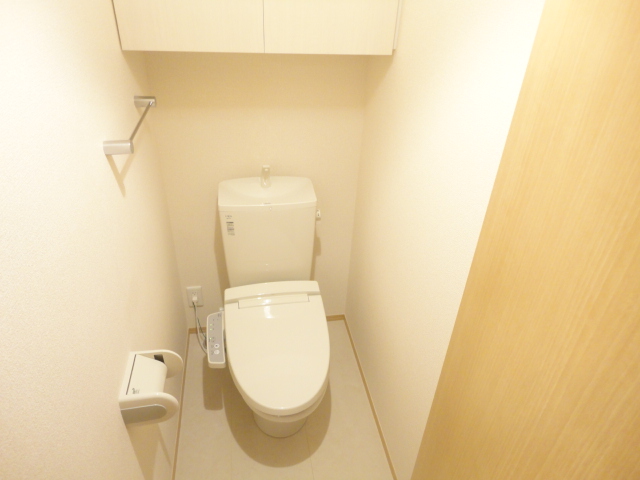 トイレ　※別部屋の参考写真です