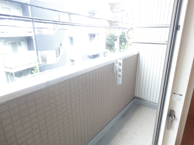 バルコニー　※別部屋の参考写真です