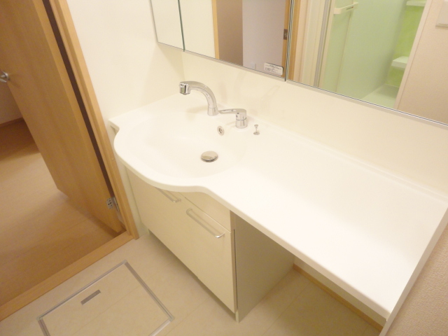 洗面設備　※別部屋の参考写真です