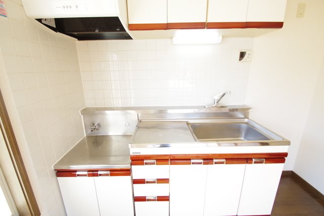 キッチン　キッチンに窓！換気もできて嬉しいですね♪♪