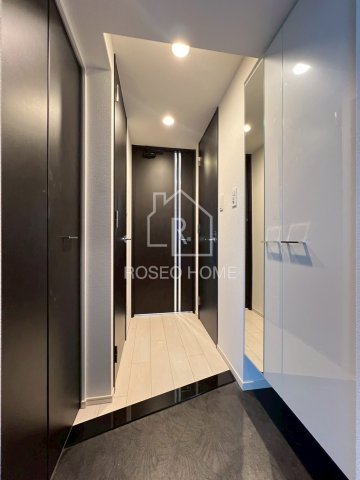 玄関　同マンション別部屋：参考写真