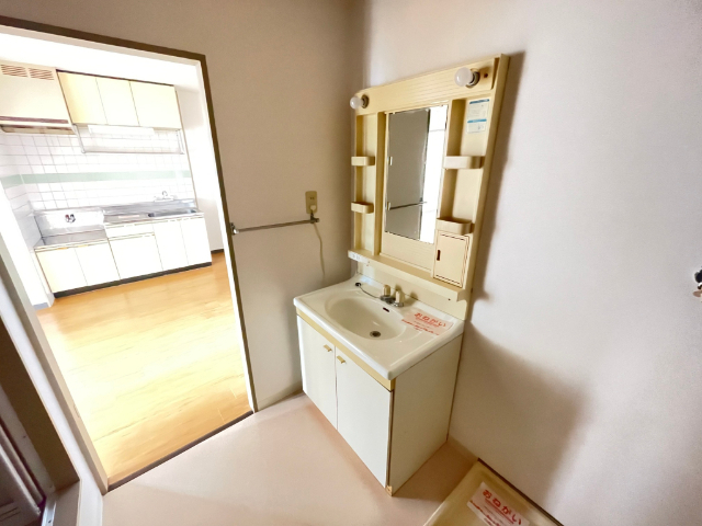 洗面設備　独立洗面台です