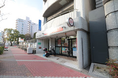 飲食店　アオキーズピザ 栄店（飲食店）まで599m