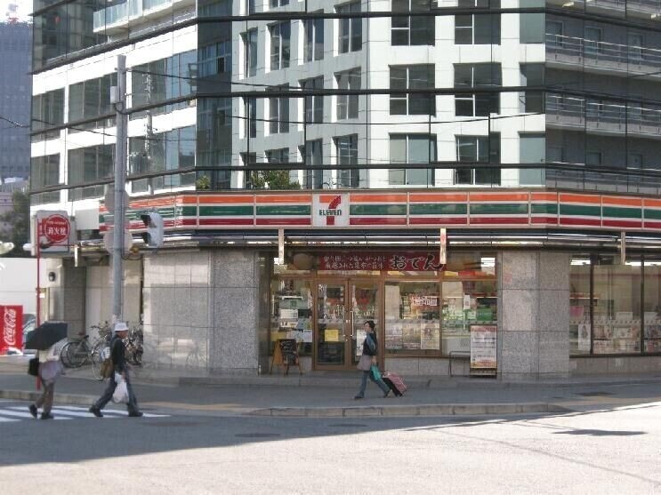 コンビニ　セブンイレブン神戸三宮磯上通店（コンビニ）まで128m