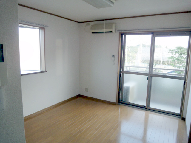 居室・リビング　別室参考写真となります。