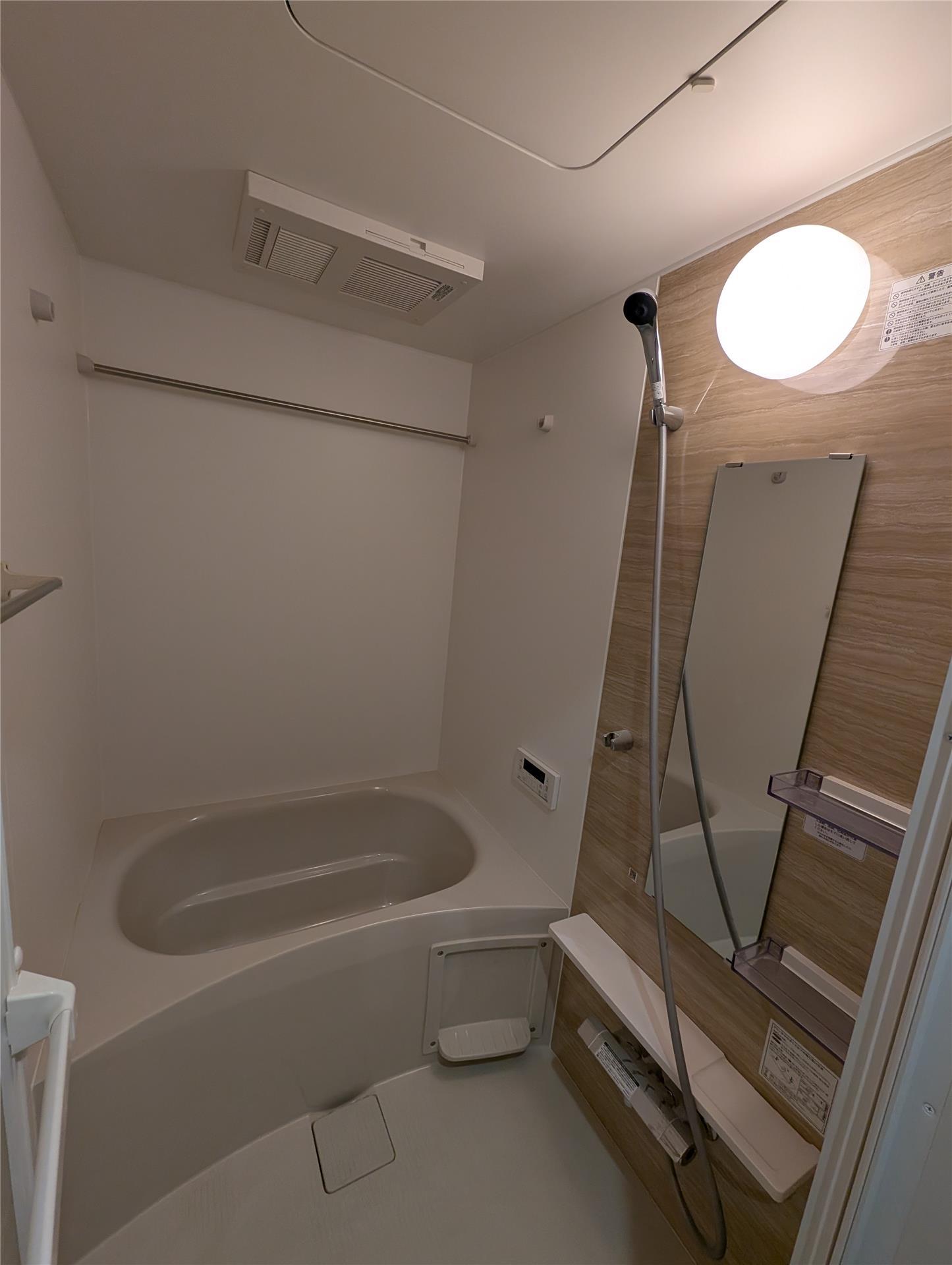 バス・シャワールーム　写真は同タイプの別部屋です。