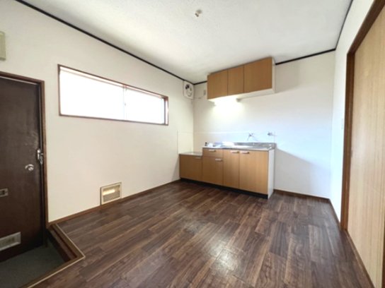 居室・リビング　６帖のダイニングキッチン