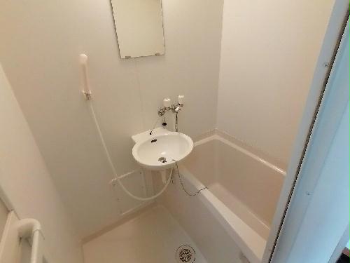 バス・シャワールーム　ゆったりとくつろげるお風呂です。