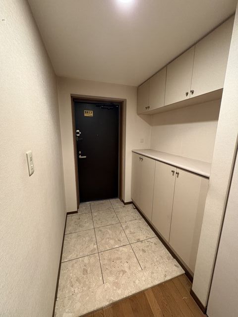 玄関　収納豊富な玄関