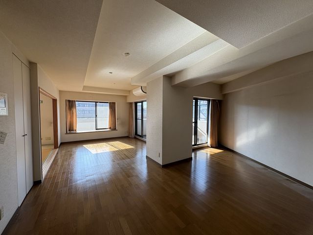 居室・リビング　約１８．７帖の広々ｔとしたリビングダイニ