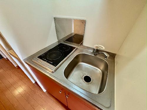 キッチン　設備・仕様は号室により異なる為、現況を優先いたします。