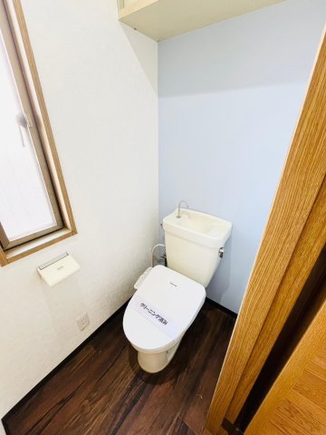 トイレ　ウォシュレット付です