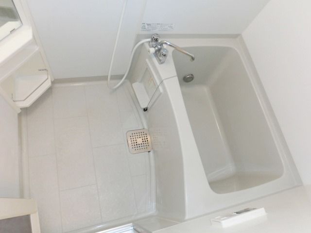 バス・シャワールーム　追焚機能付きのバス