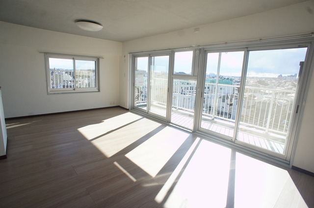 居室・リビング　ＬＤＫ１７畳※照明は機能保証無