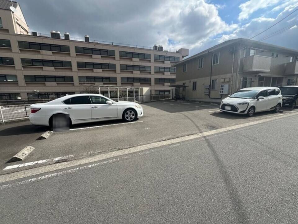 駐車場　駐車場