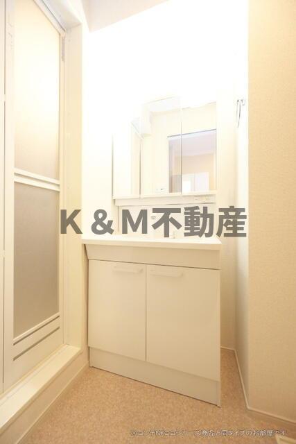 洗面設備　スペースが確保できる洗面所です