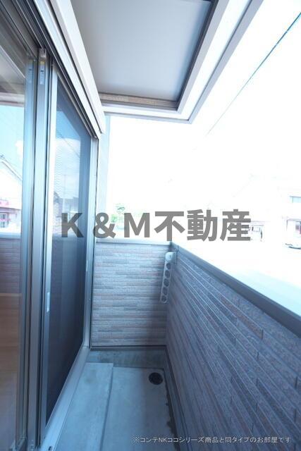 バルコニー　開放的で明るい空間を演出してくれるバルコニーです