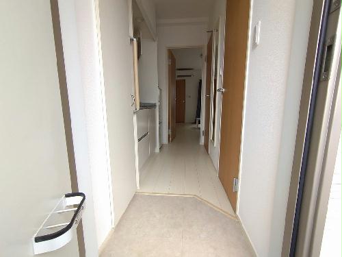 玄関　姿見設置　お出かけ前の確認に♪