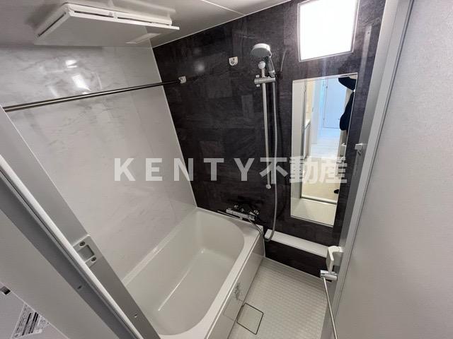 バス・シャワールーム　落ち着いた空間のお風呂です