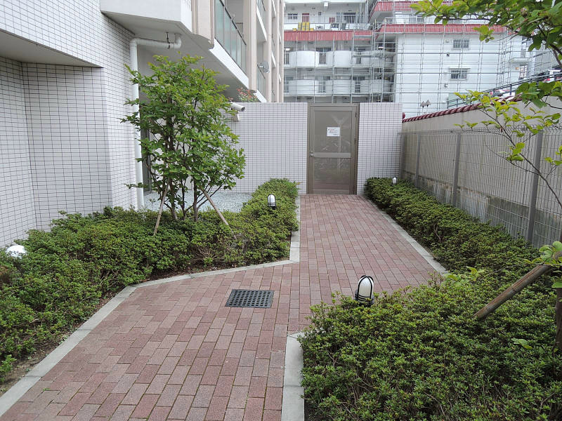 エントランス　スロープ