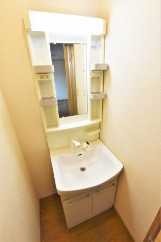 洗面設備　同物件、別号室の参考写真です。