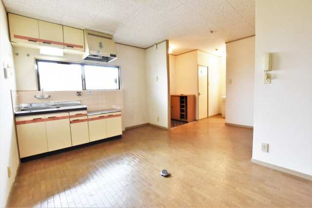 居室・リビング　同物件、別号室の参考写真です。