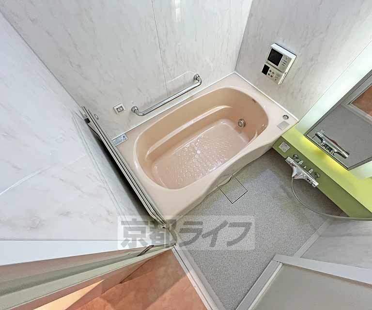 バス・シャワールーム　追い炊き出来てこれで家族も安心