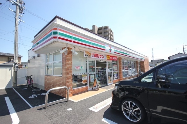 コンビニ　セブンイレブン徳島八万町下福万店（コンビニ）まで583m