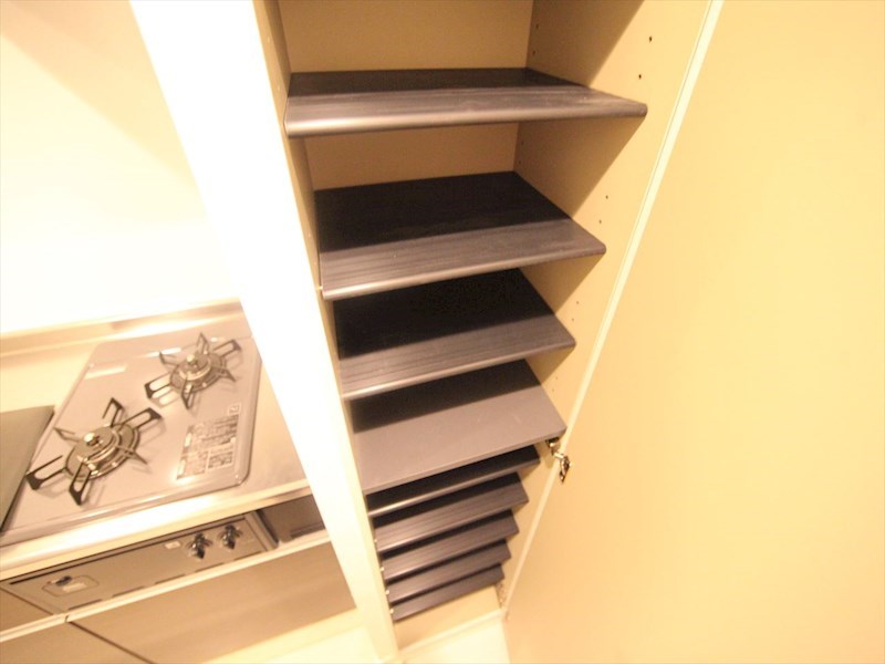 玄関　玄関　シューズボックス付（収納充実してます）