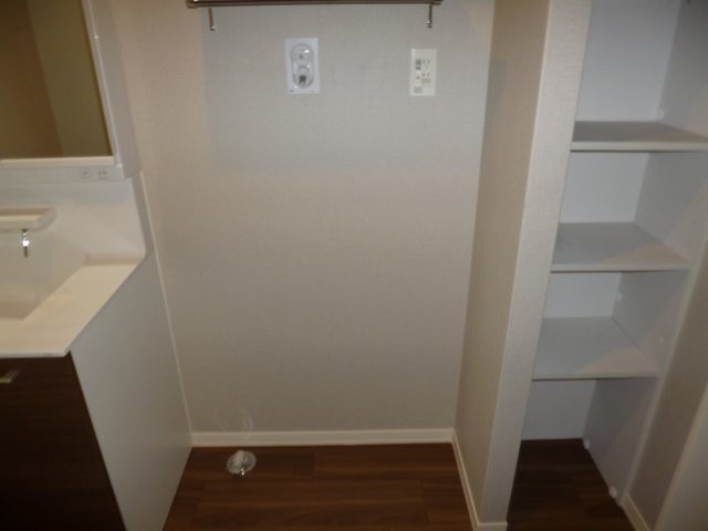 収納　玄関横収納