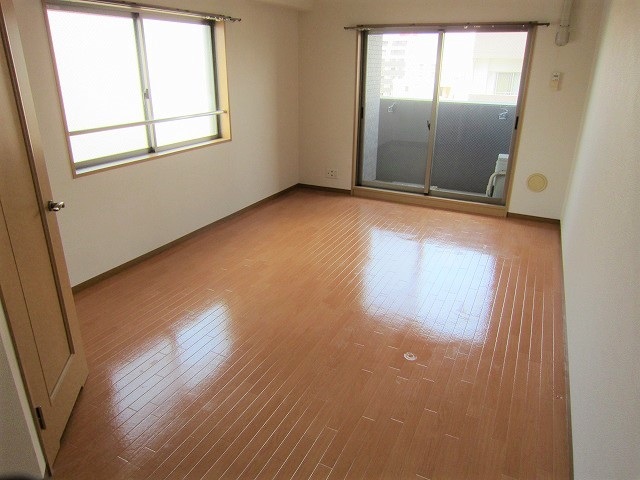 居室・リビング　同物件別号室の写真です。