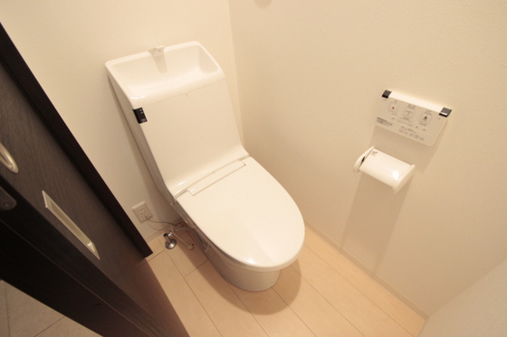 トイレ　※別号室の写真です