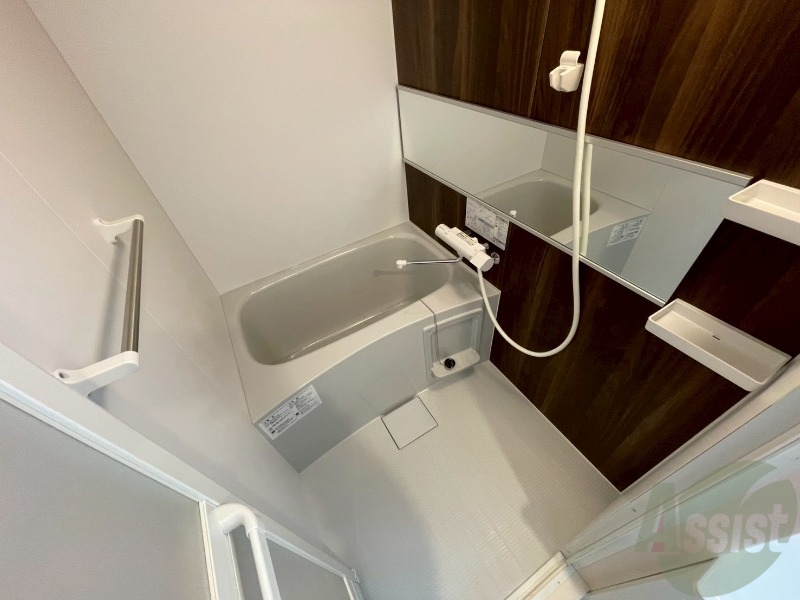 バス・シャワールーム　お風呂になります。一日の疲れを癒してくださいね。