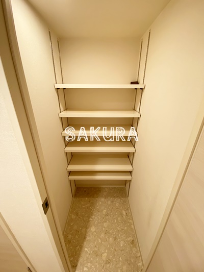 玄関　シューズインクローゼットはとても便利です♪