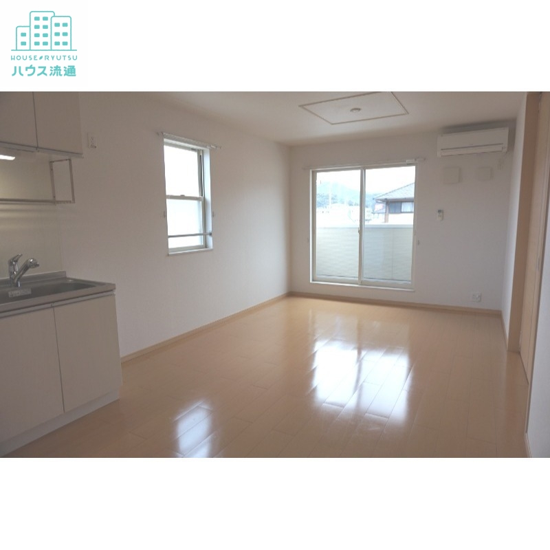 居室・リビング　※別号室の写真です