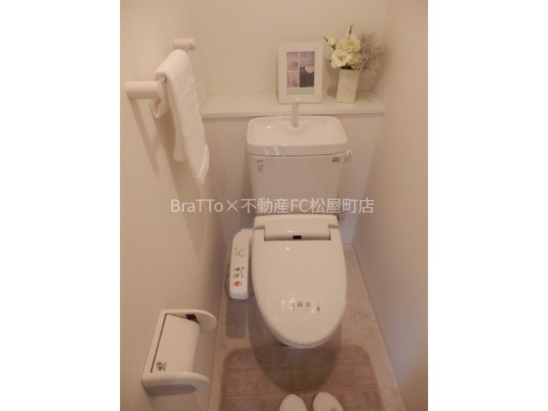 トイレ　トイレ（ウォシュレット付き）