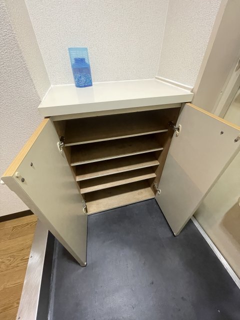 収納　同物件別号室の写真です。